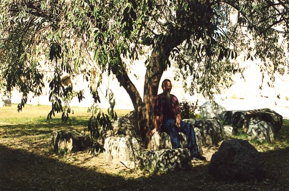 115-Bruce at Isa Bey